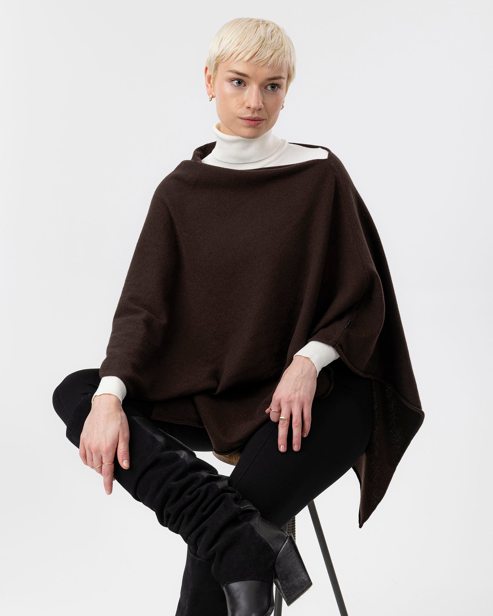 Sofie Poncho-Chocolate – Holebrook USA