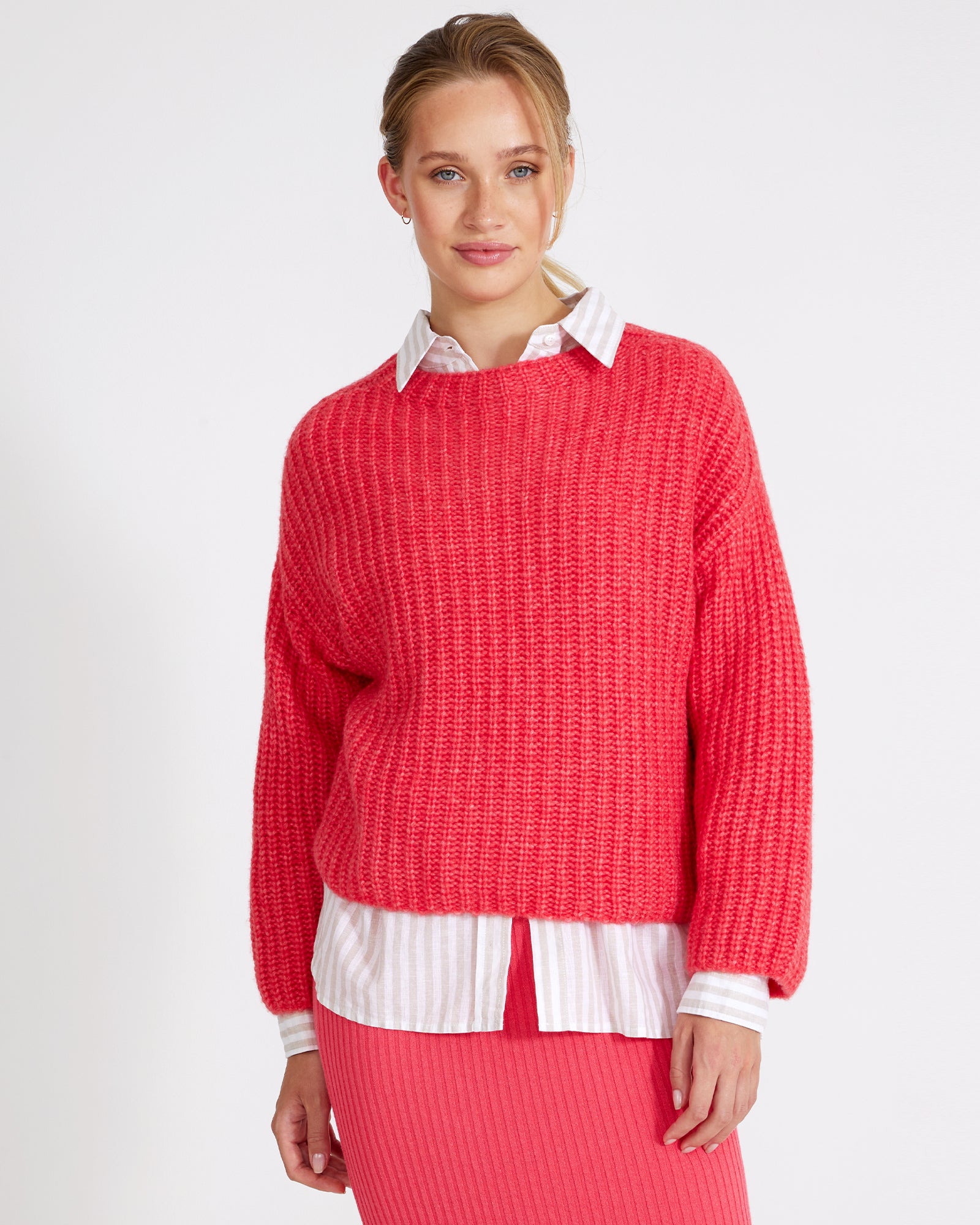 Holebrook_Cajsa-Sweater_S32418_502_1.jpg