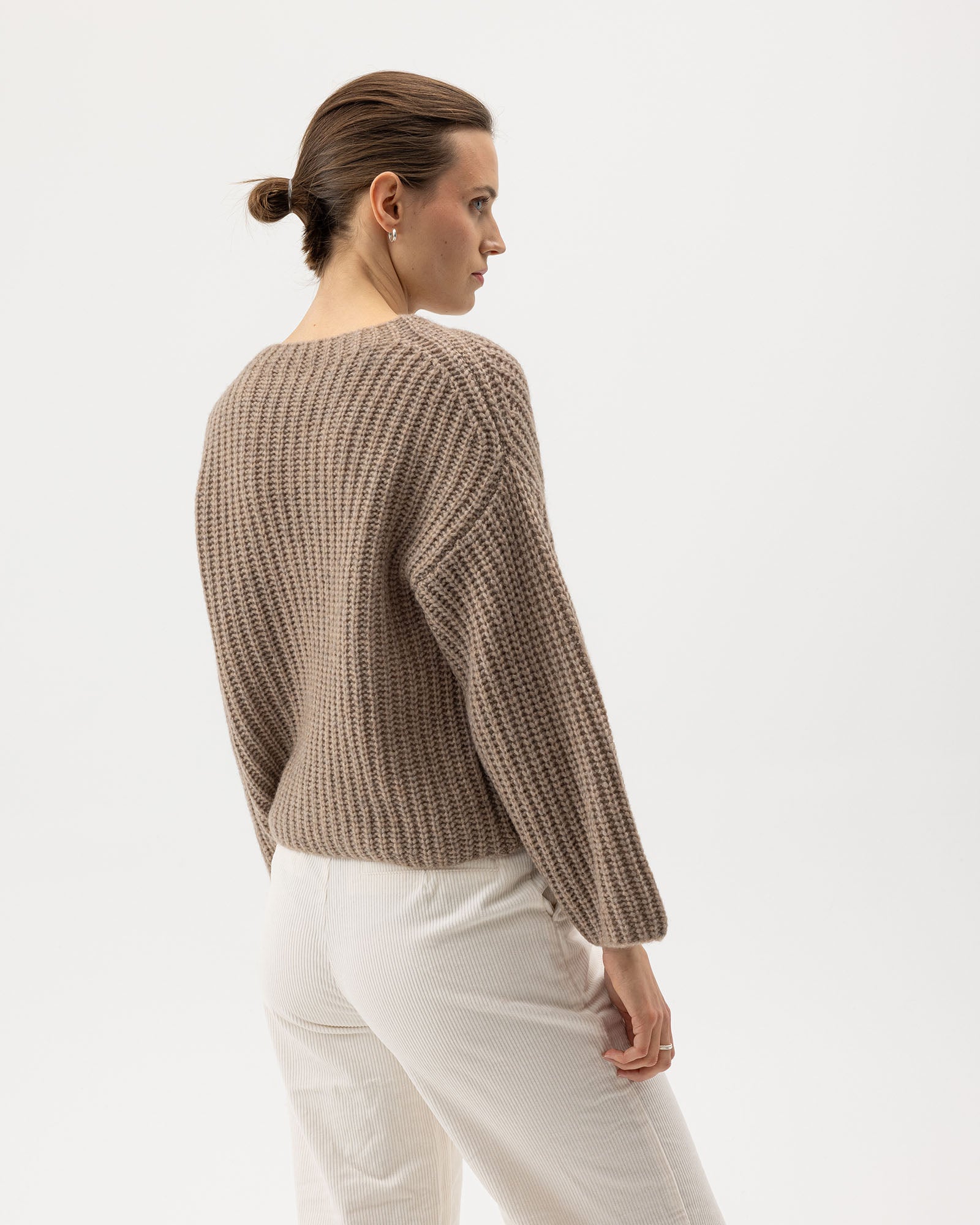 Holebrook_Cajsa-Sweater_S32418_740_2.jpg