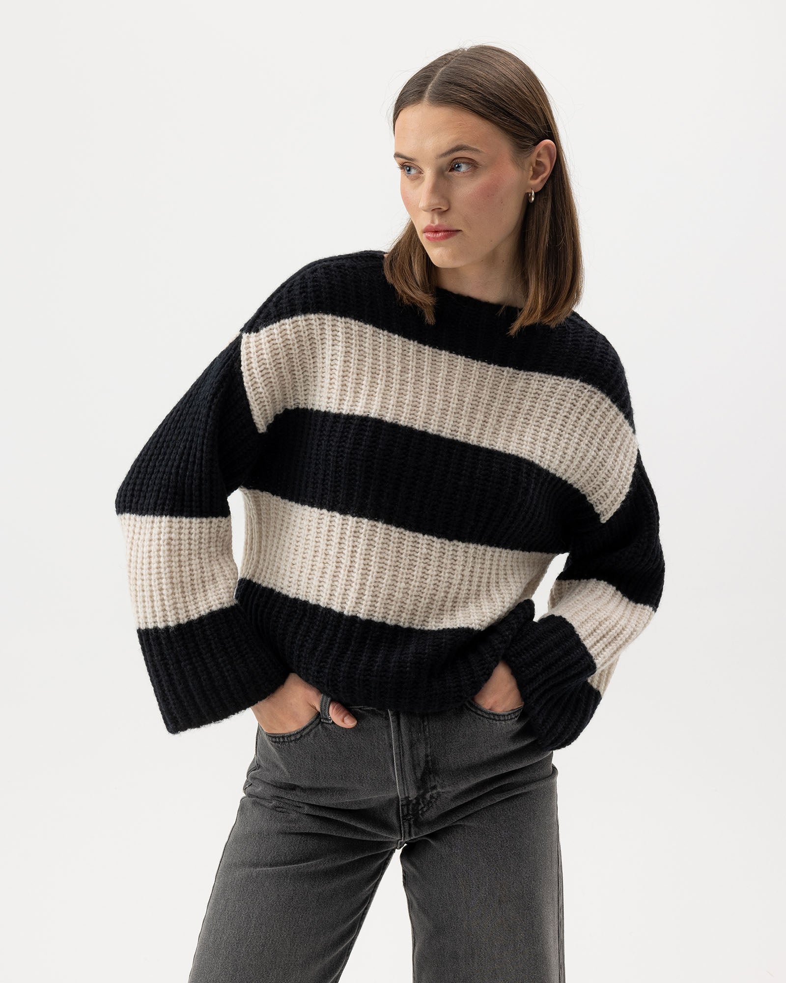 Cajsa Sweater- Black/Sandshell