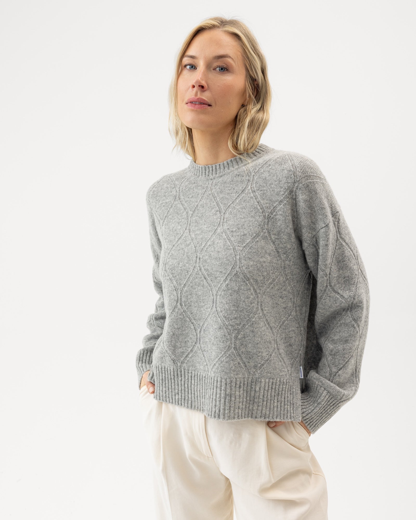 Holebrook_Carro-Sweater_A62403_950_1.jpg