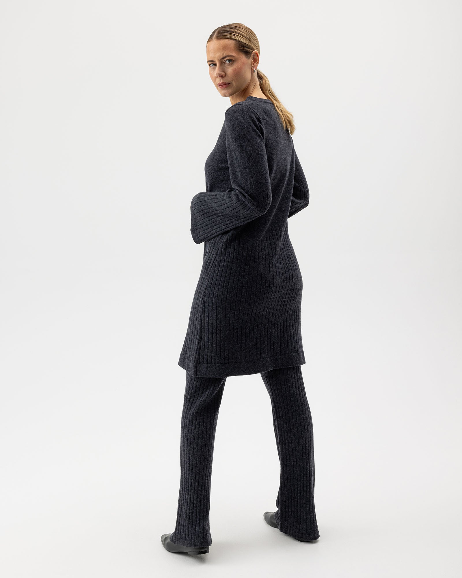 Holebrook_Charlotte-Dress_A52606_998_2.jpg