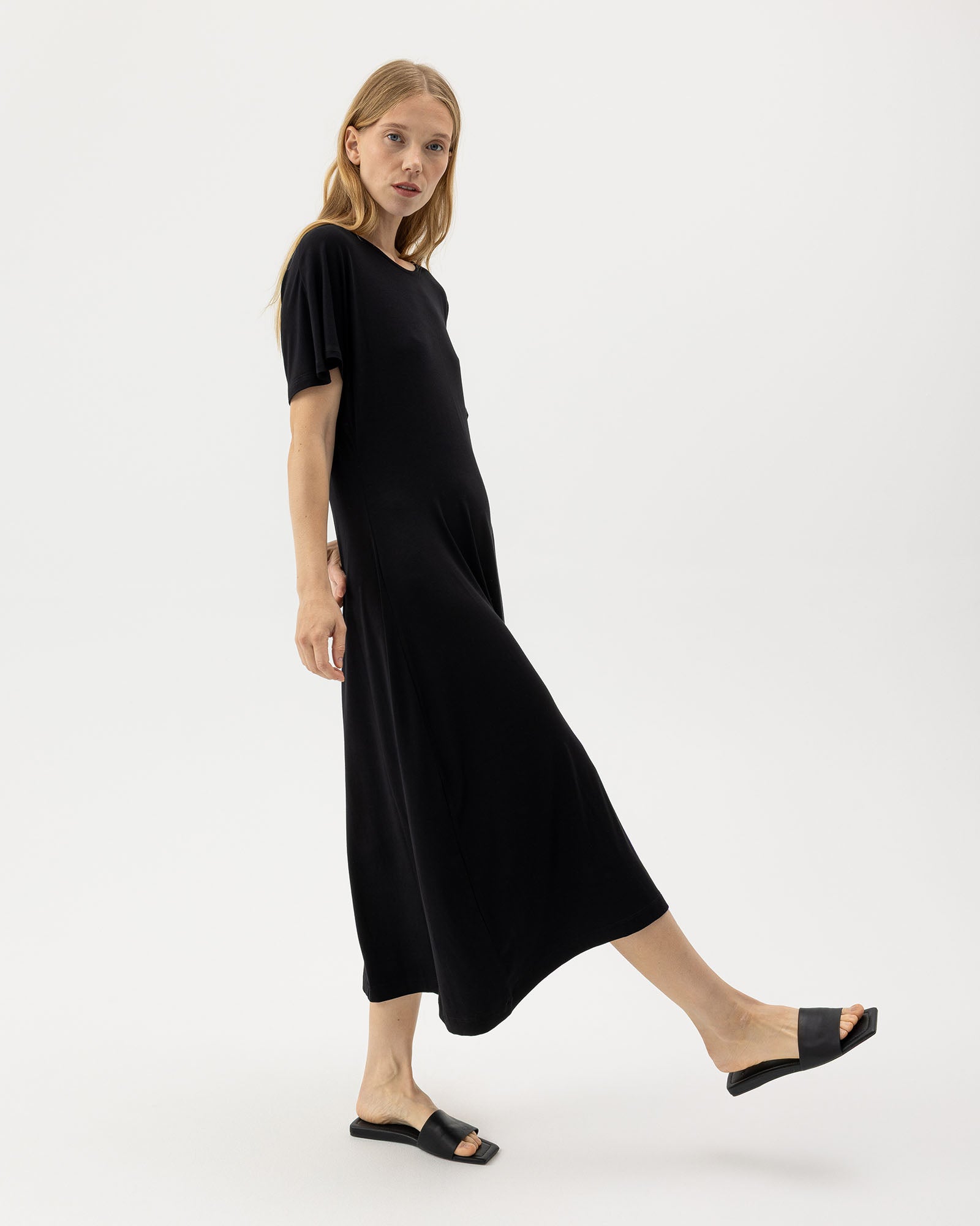 Holebrook_Ellen-Capsleeve-Dress_S62608_999_1.jpg