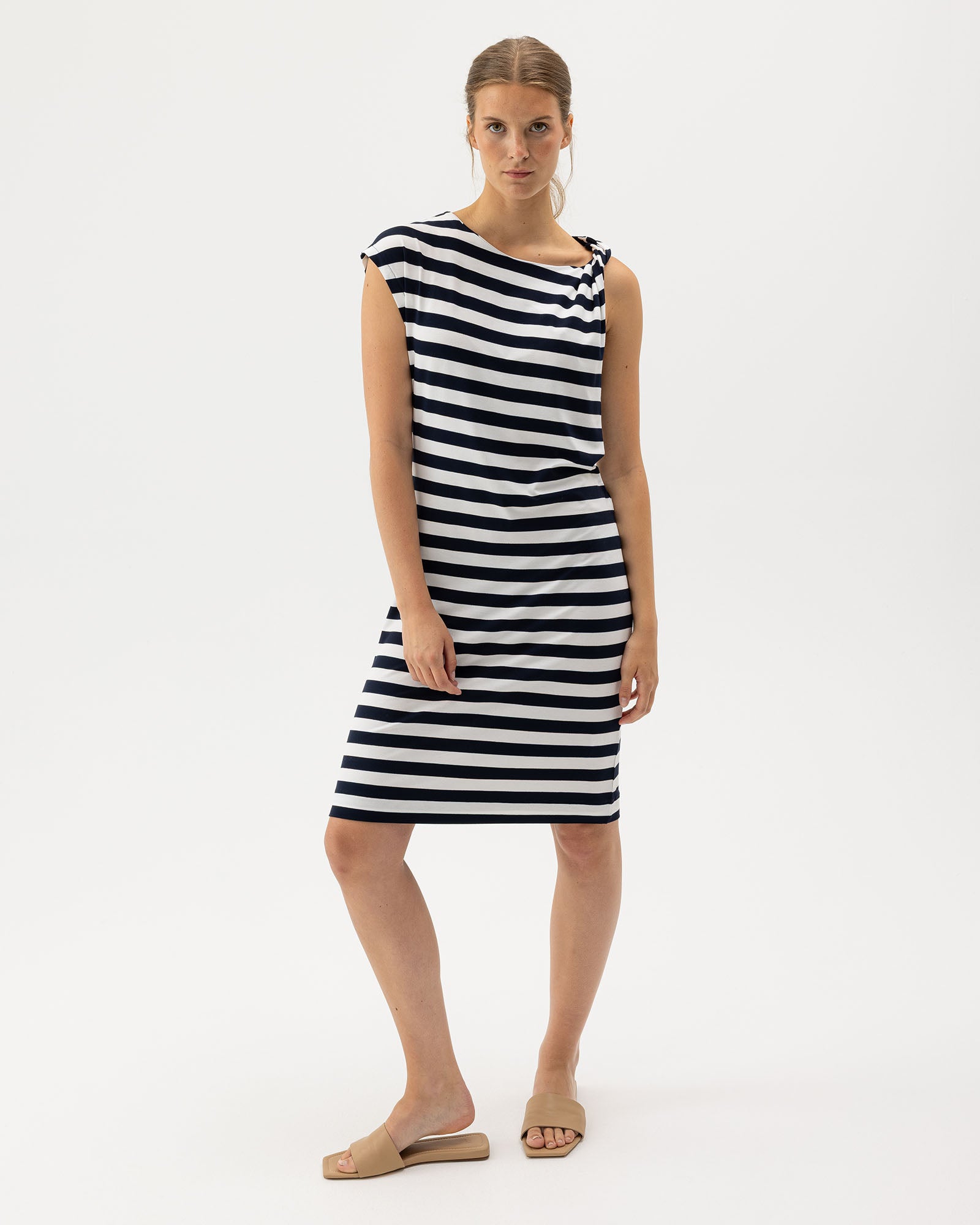 Holebrook_Ellen-Mini-Dress_S62609_126_1.jpg