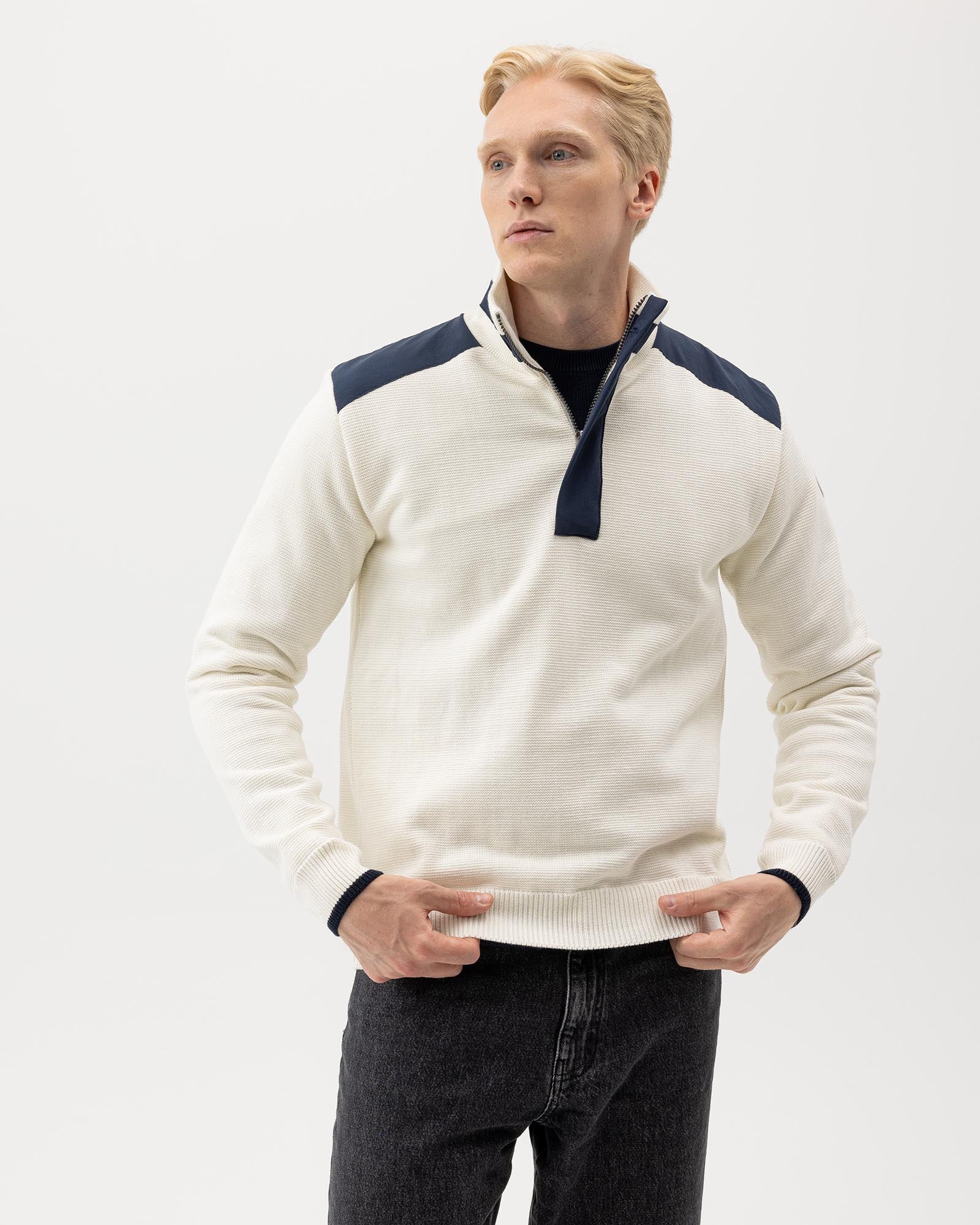 Eskil T-Neck Windproof