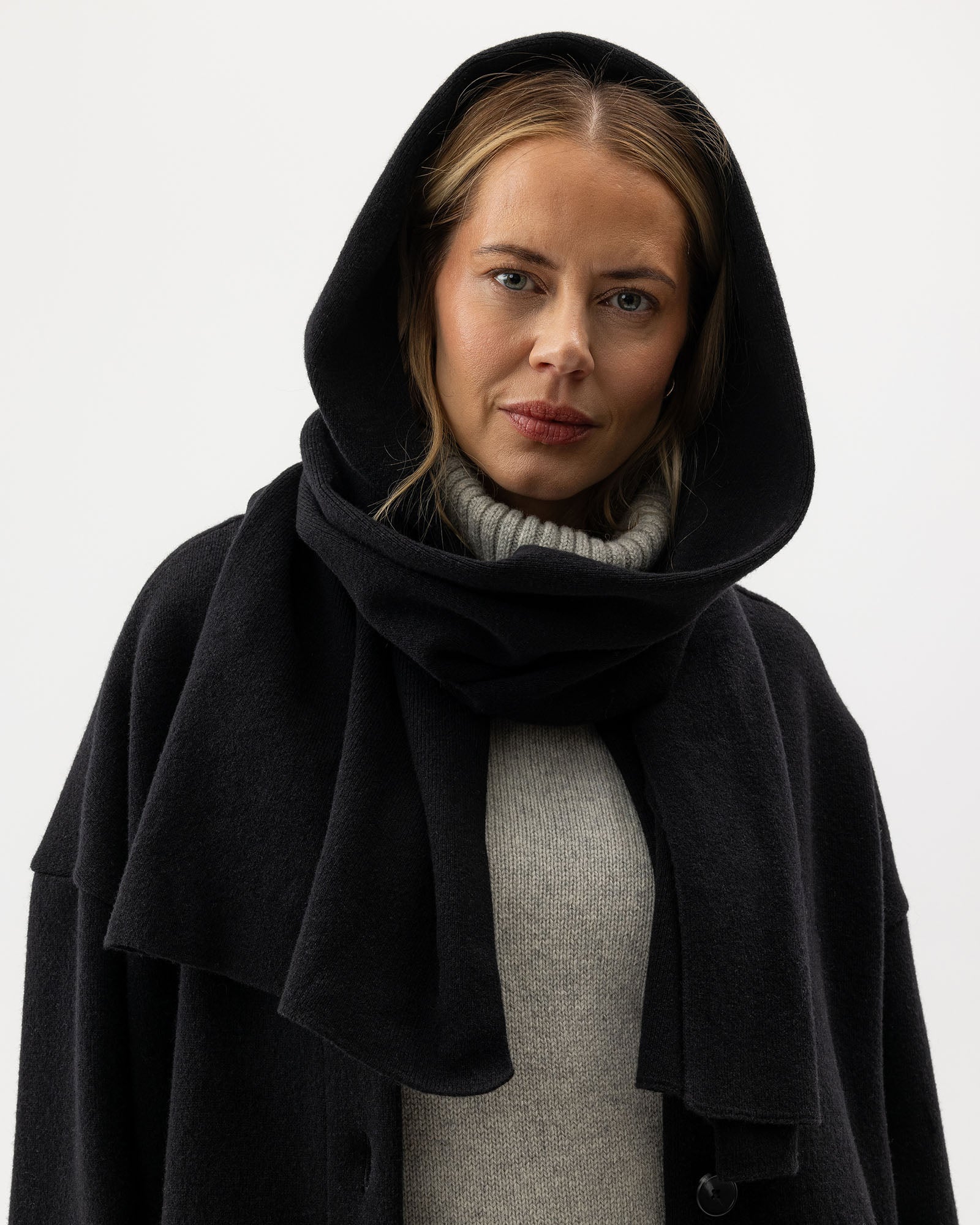 Holebrook_Hallo-Scarf_A54703_999_1_74a40cba-2ca1-44e5-b950-704eebaf9809.jpg