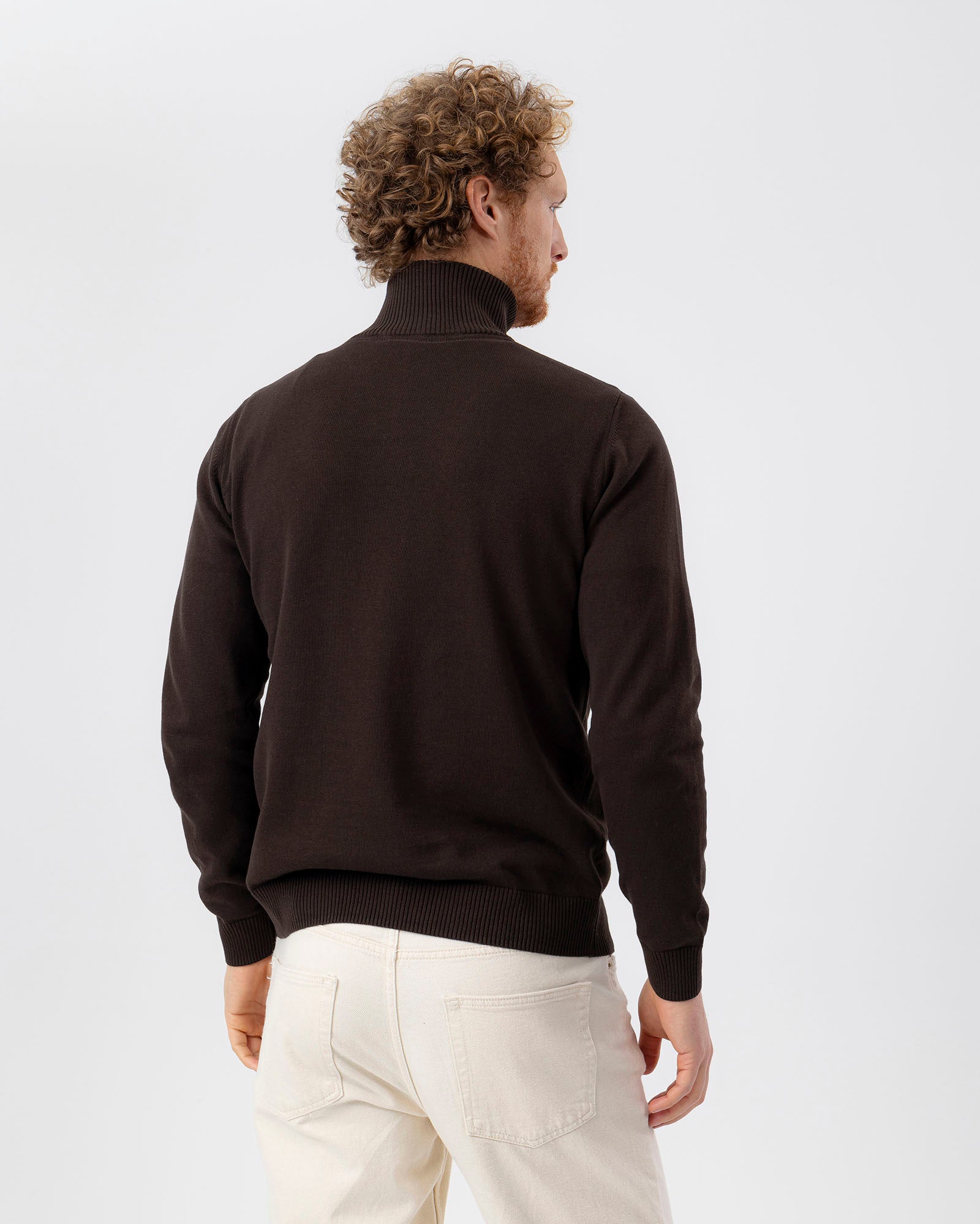 Holger T-Neck-Dark Chocolate