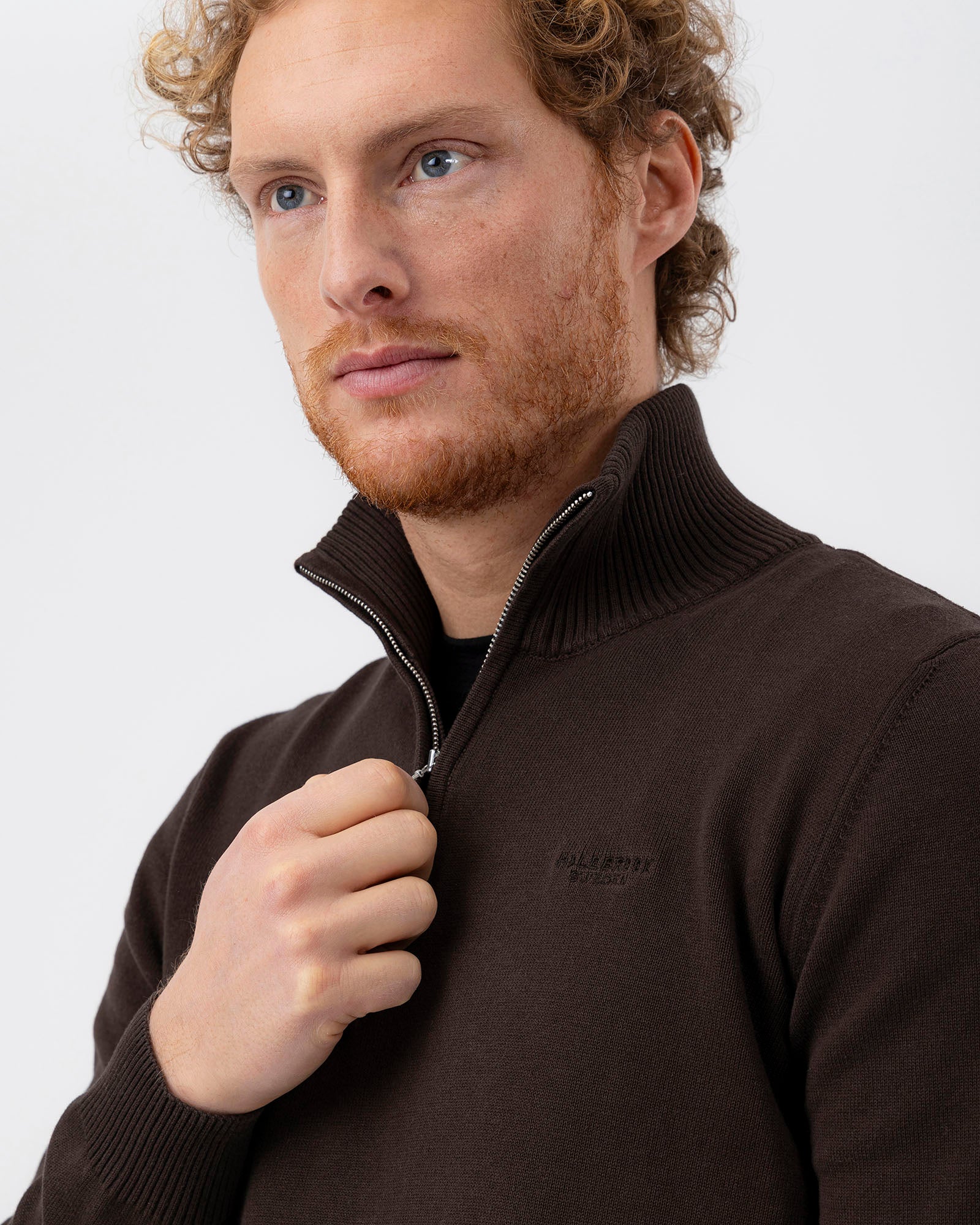Holger T-Neck-Dark Chocolate