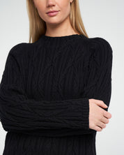 Jeanette-Black
