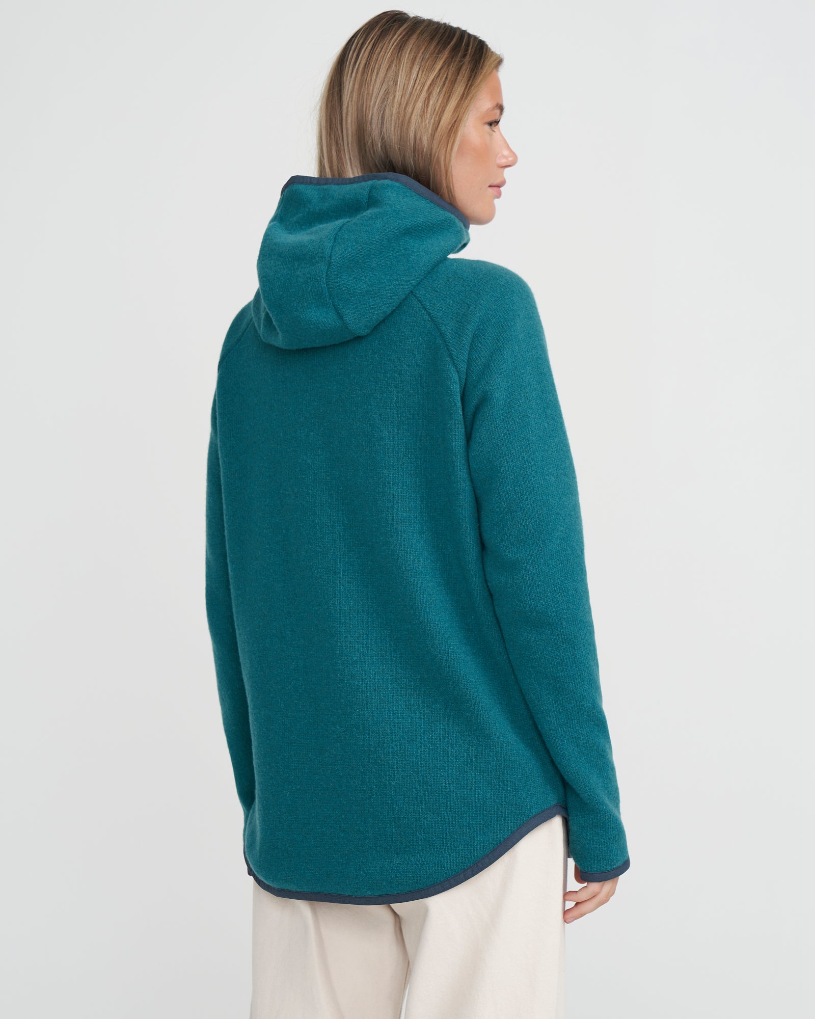 Judit Hood Windproof- Peacock
