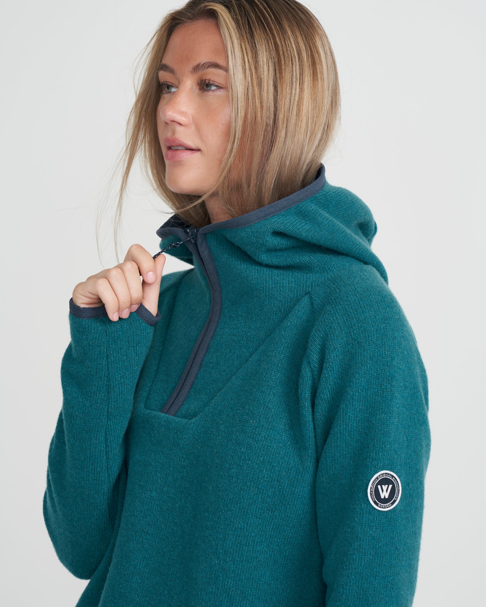 Judit Hood Windproof- Peacock