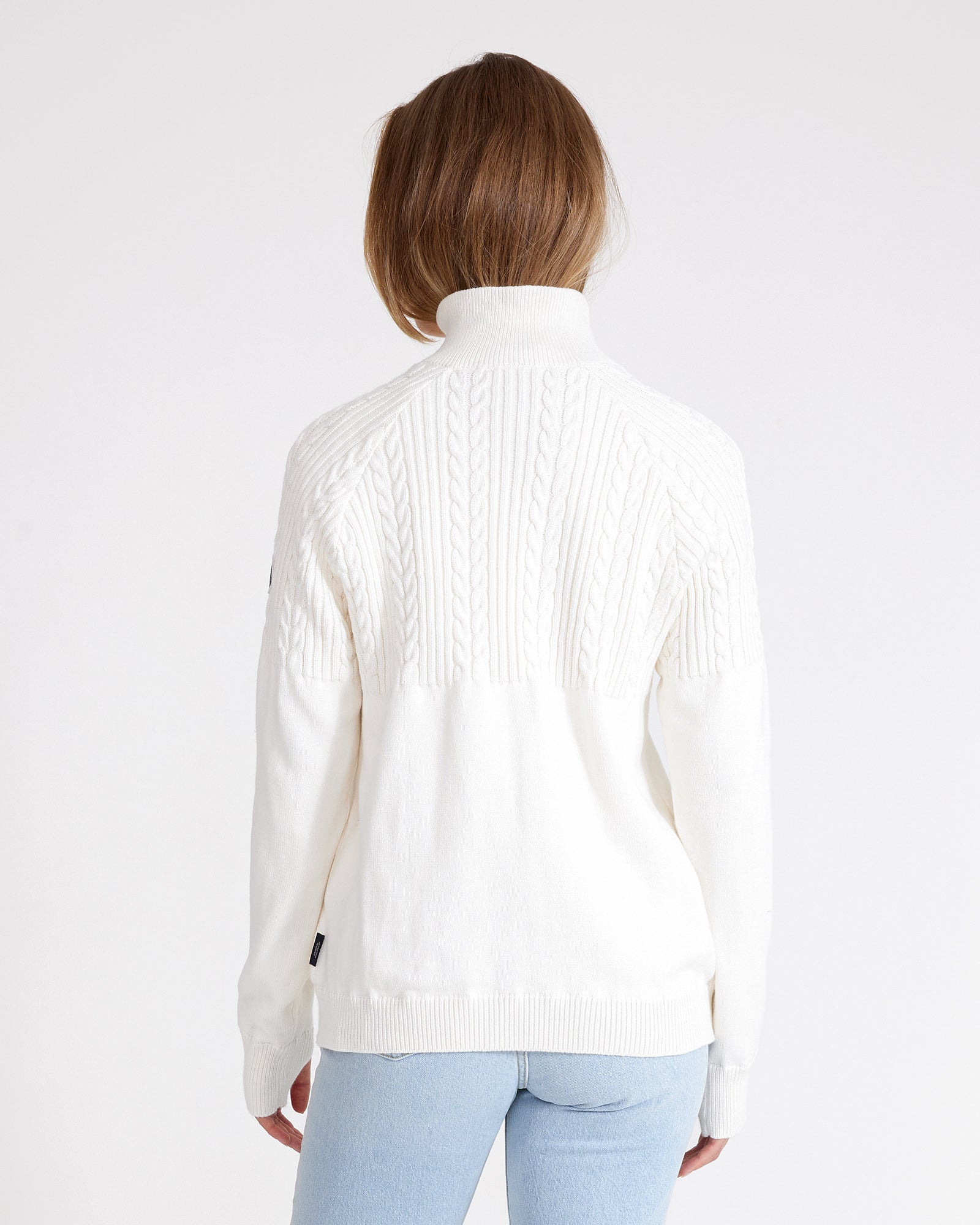 Holebrook_Klara-T-Neck-WP_H42401_101_2.jpg