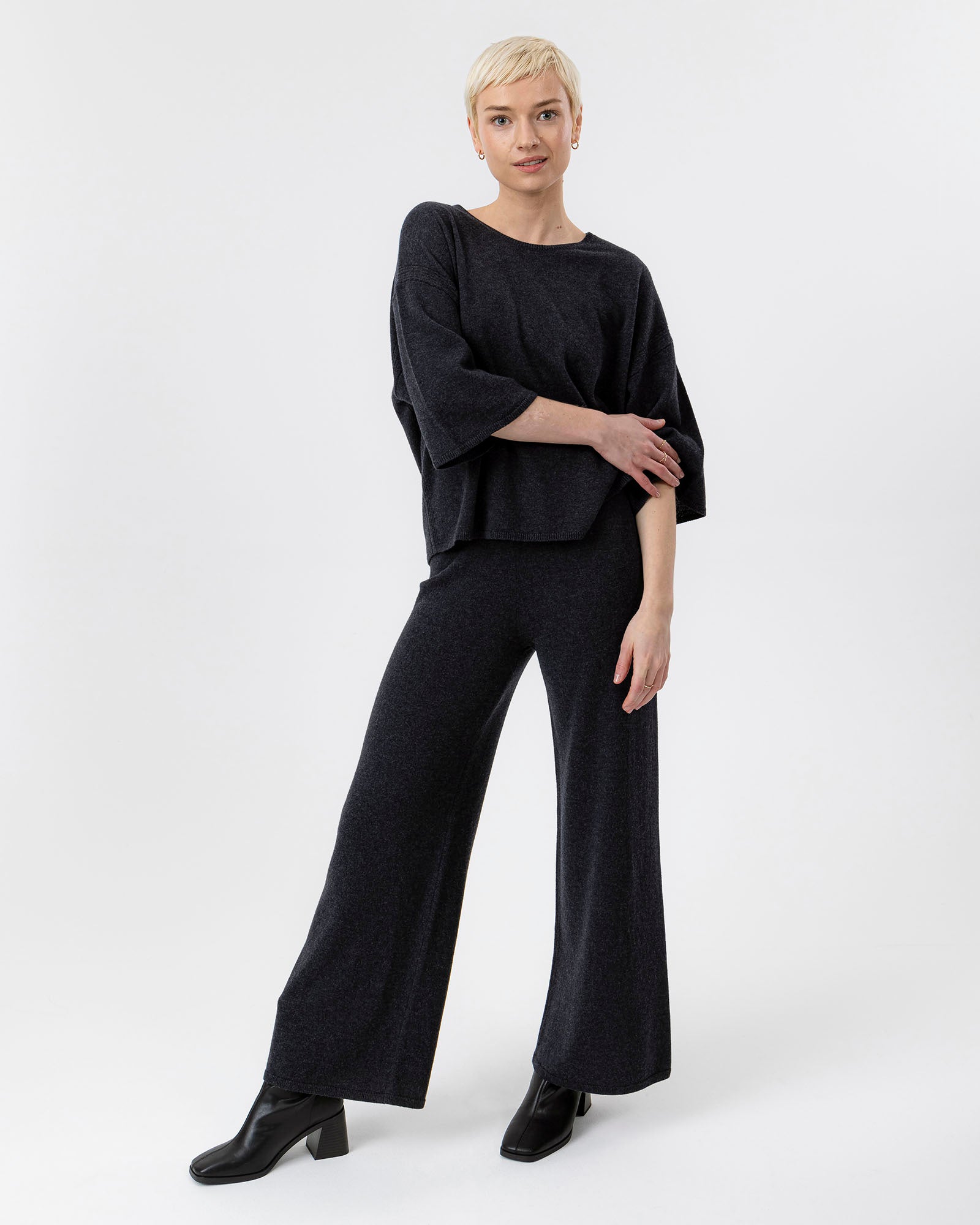 Kristina Pant- Black Mel