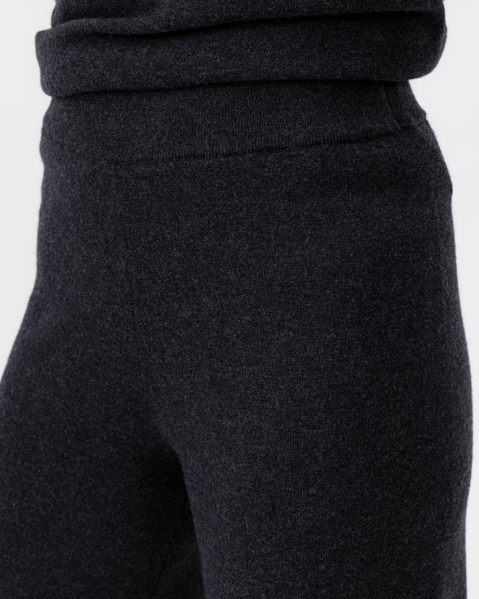 Kristina Pant- Black Mel