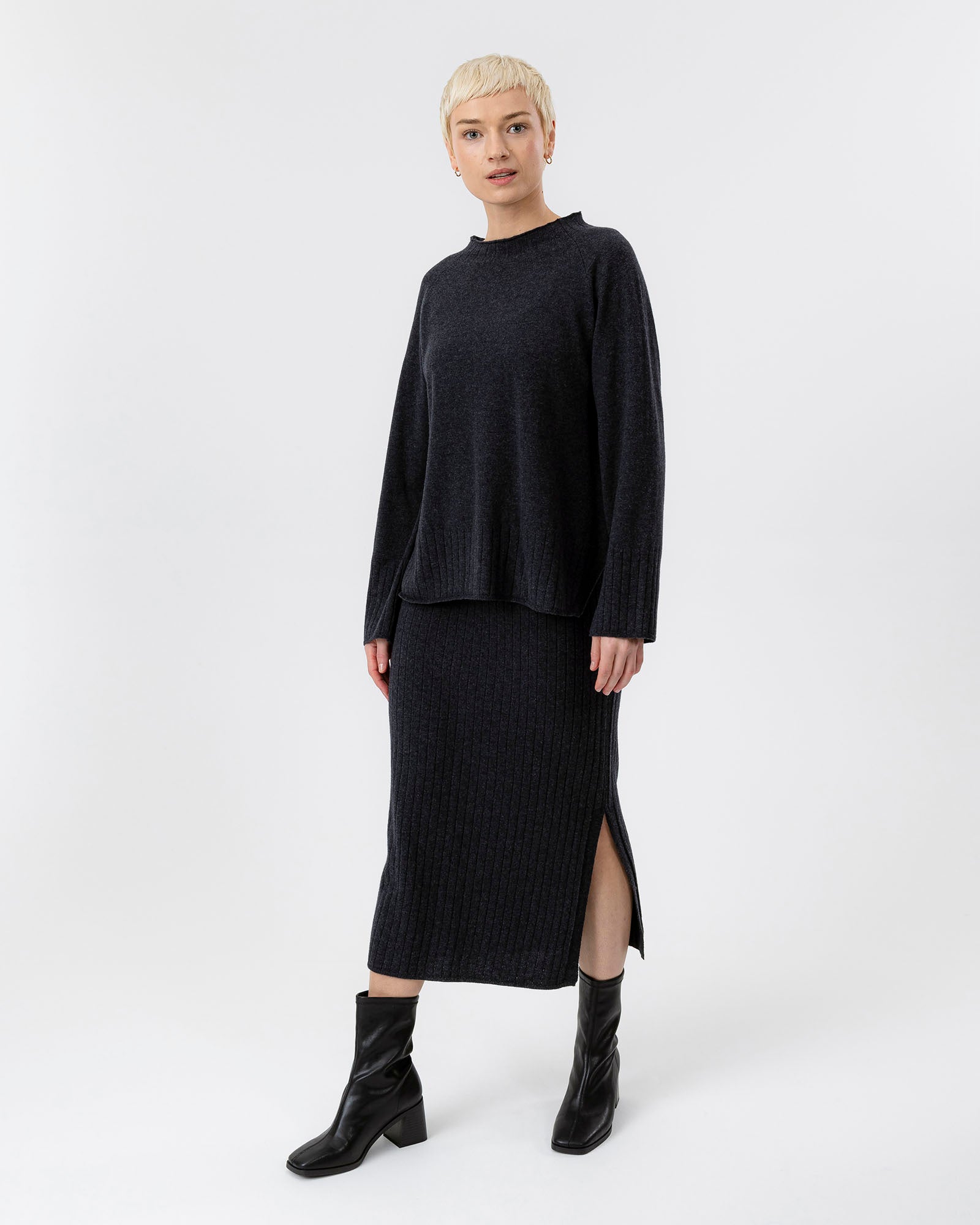 Holebrook_Kristina-Skirt_A42602_998_1.jpg