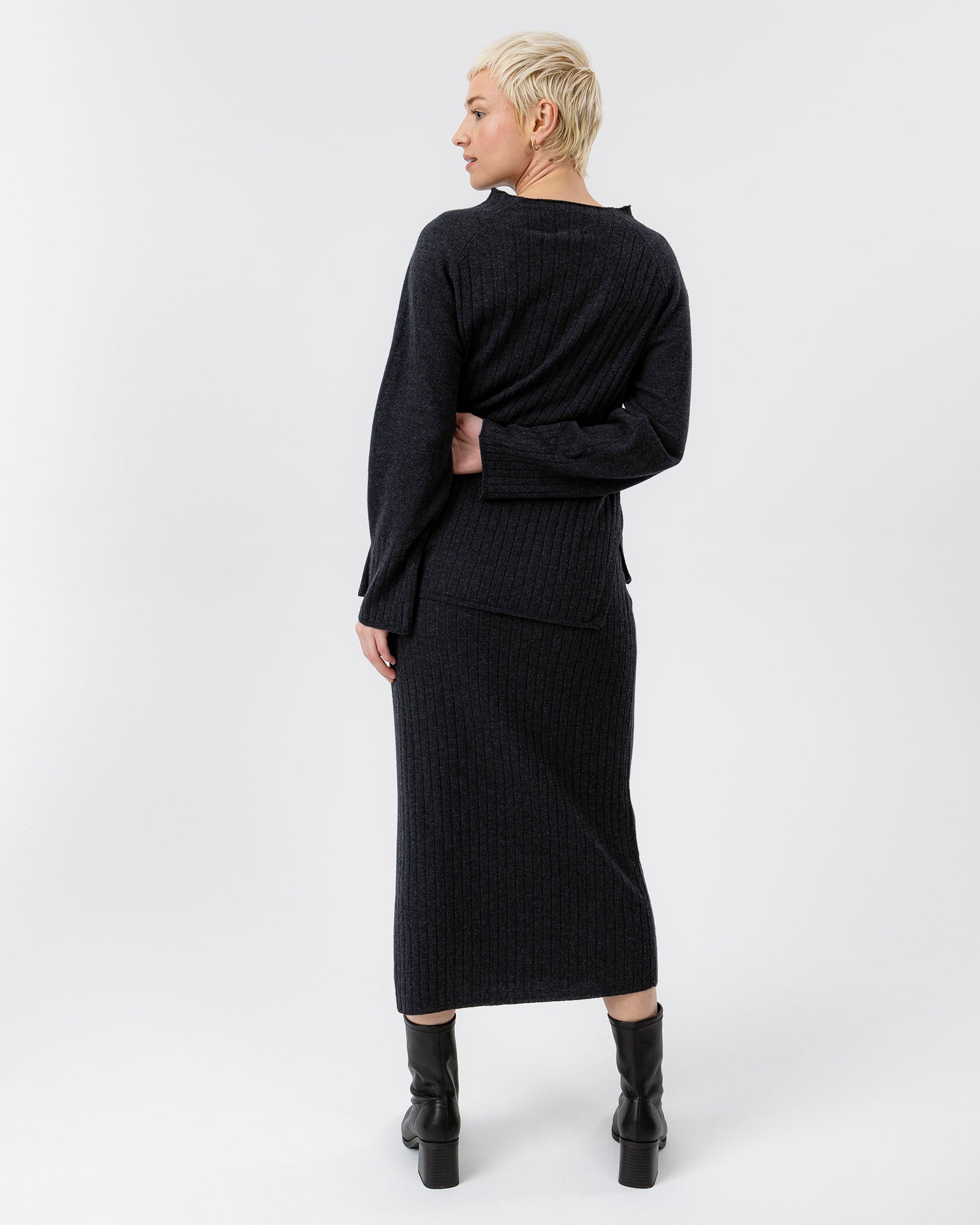 Holebrook_Kristina-Skirt_A42602_998_2.jpg