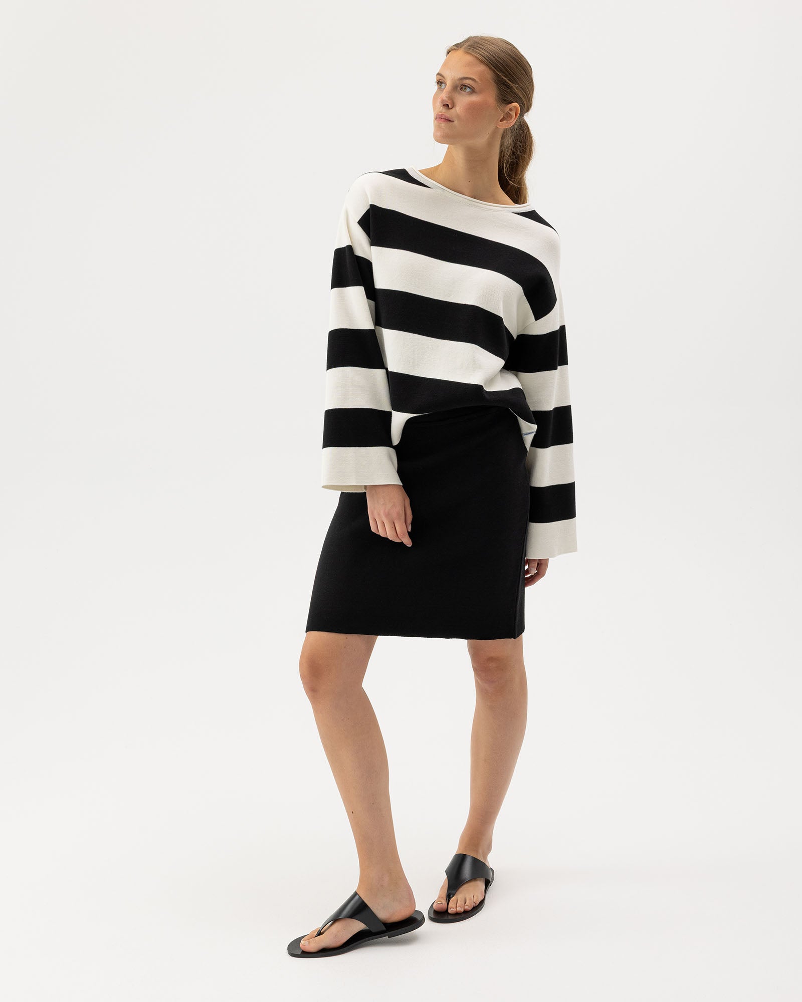 Holebrook_Lissie-Skirt_S62605_999_1.jpg
