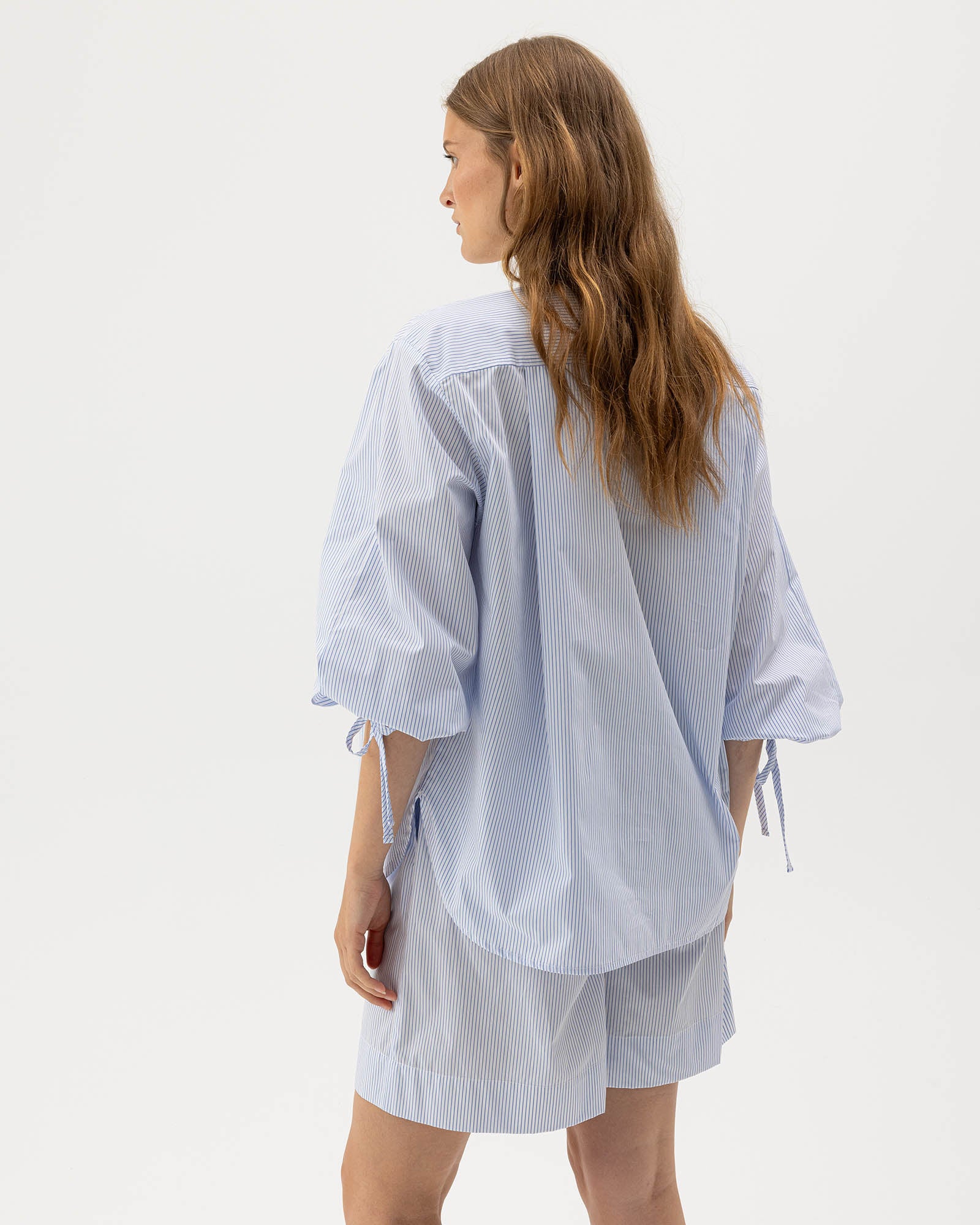 Holebrook_Marie-Shirt_S62302_154_2_10f1a899-6d8a-4de0-b457-c13ec135778c.jpg