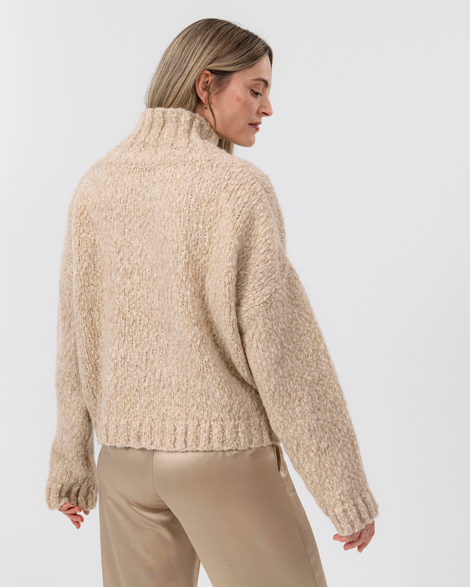 Moa V- Neck - Sand