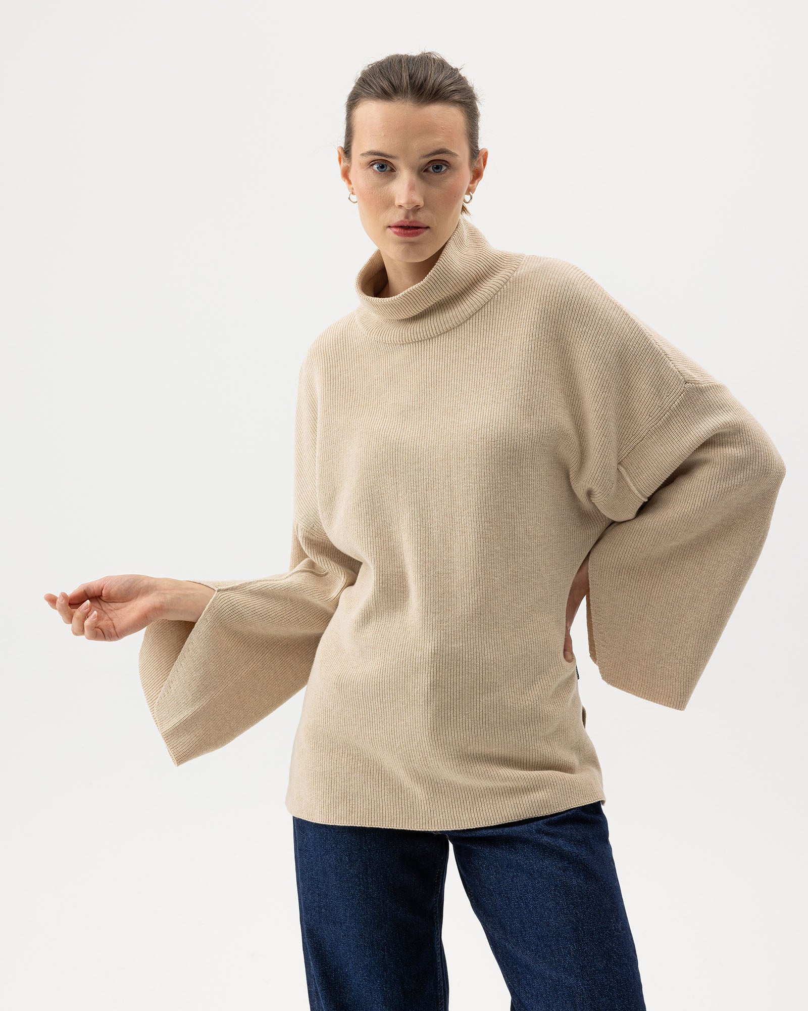 Holebrook_Nova-Sweater_A52403_175_1.jpg