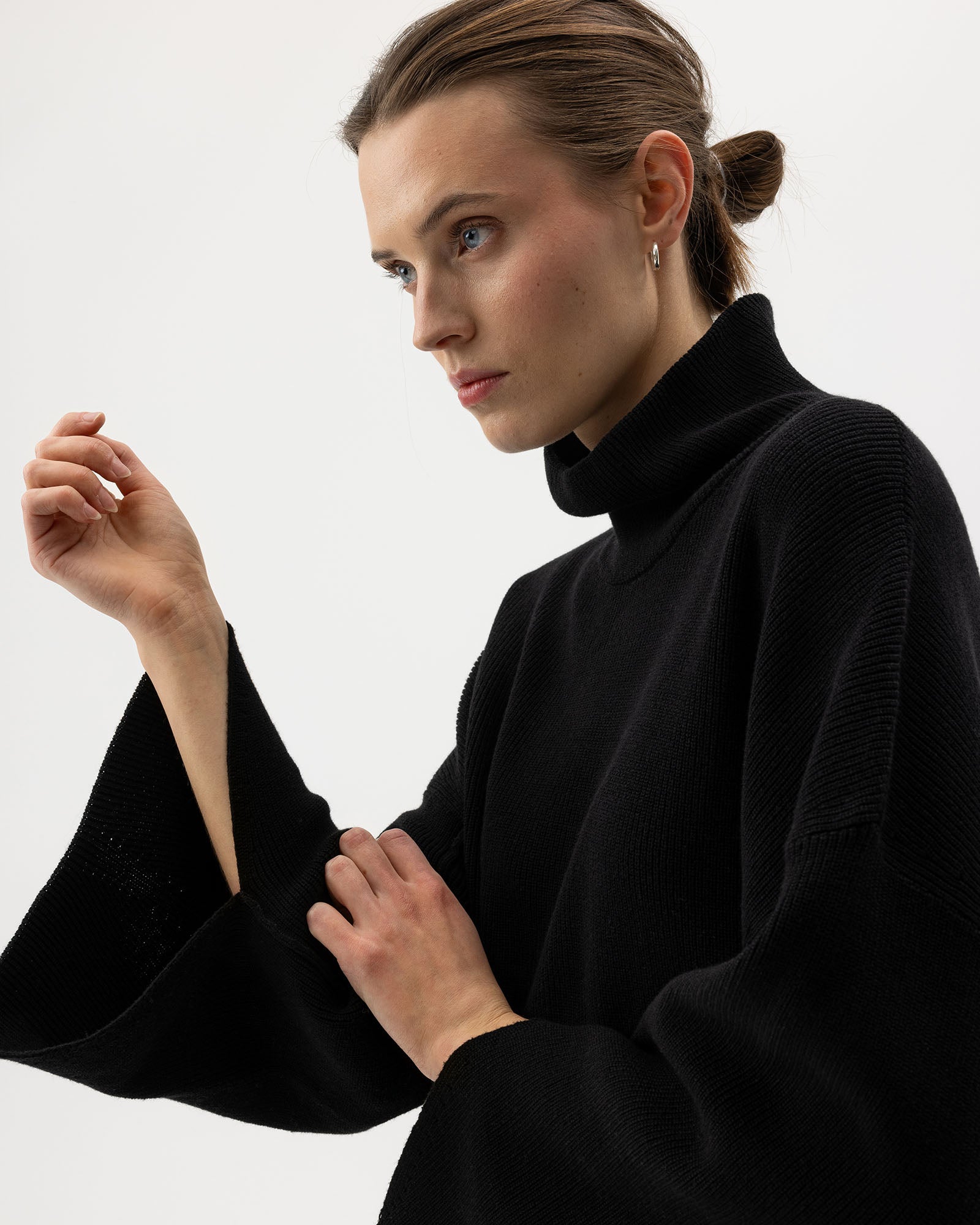Nova Sweater- Black