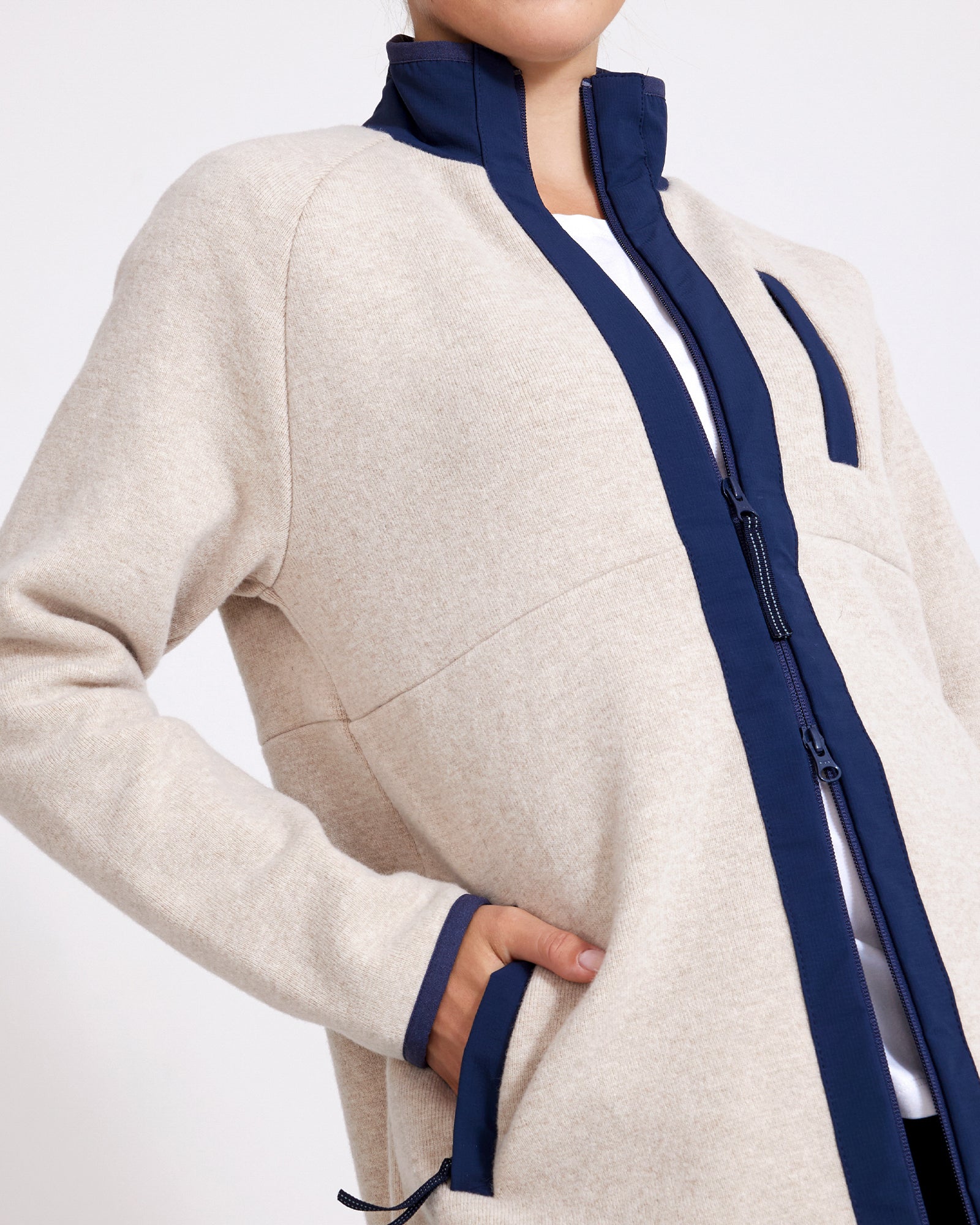 Olivia Windproof Jacket - Sandy/ Navy