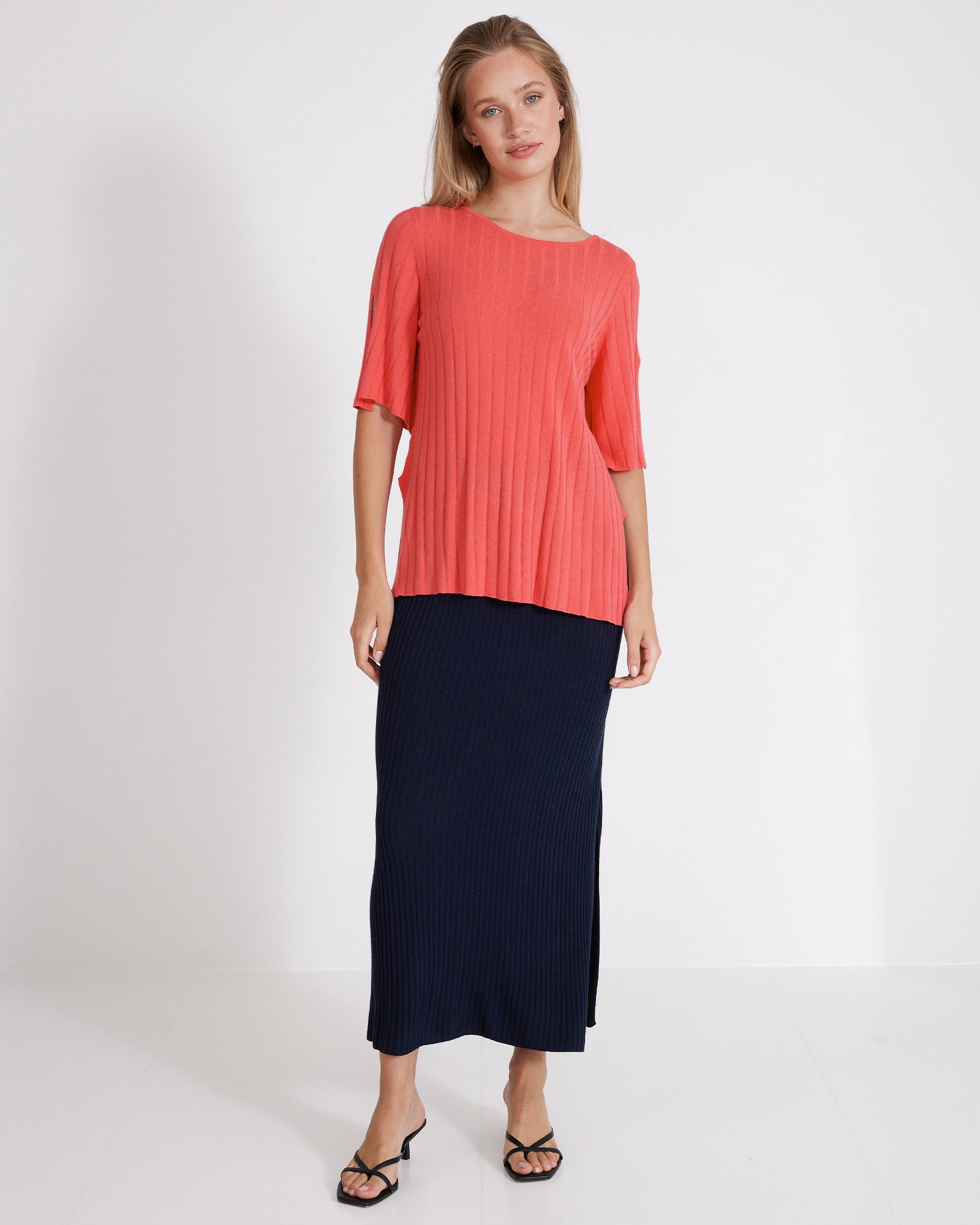 Holebrook_Patricia-Tee_S42405_502_1.jpg