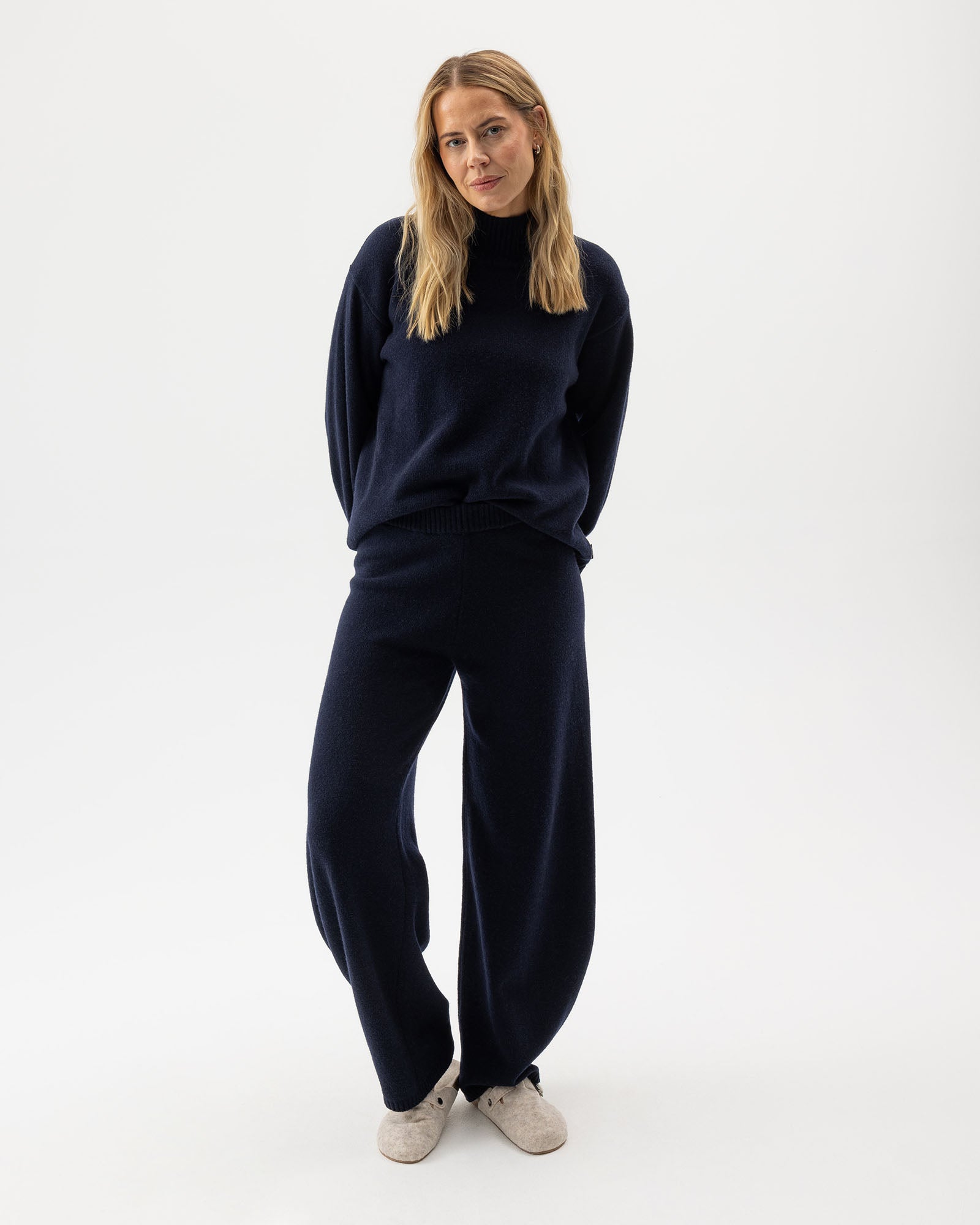 Holebrook_Sonja-Pants_A52201_290_1.jpg