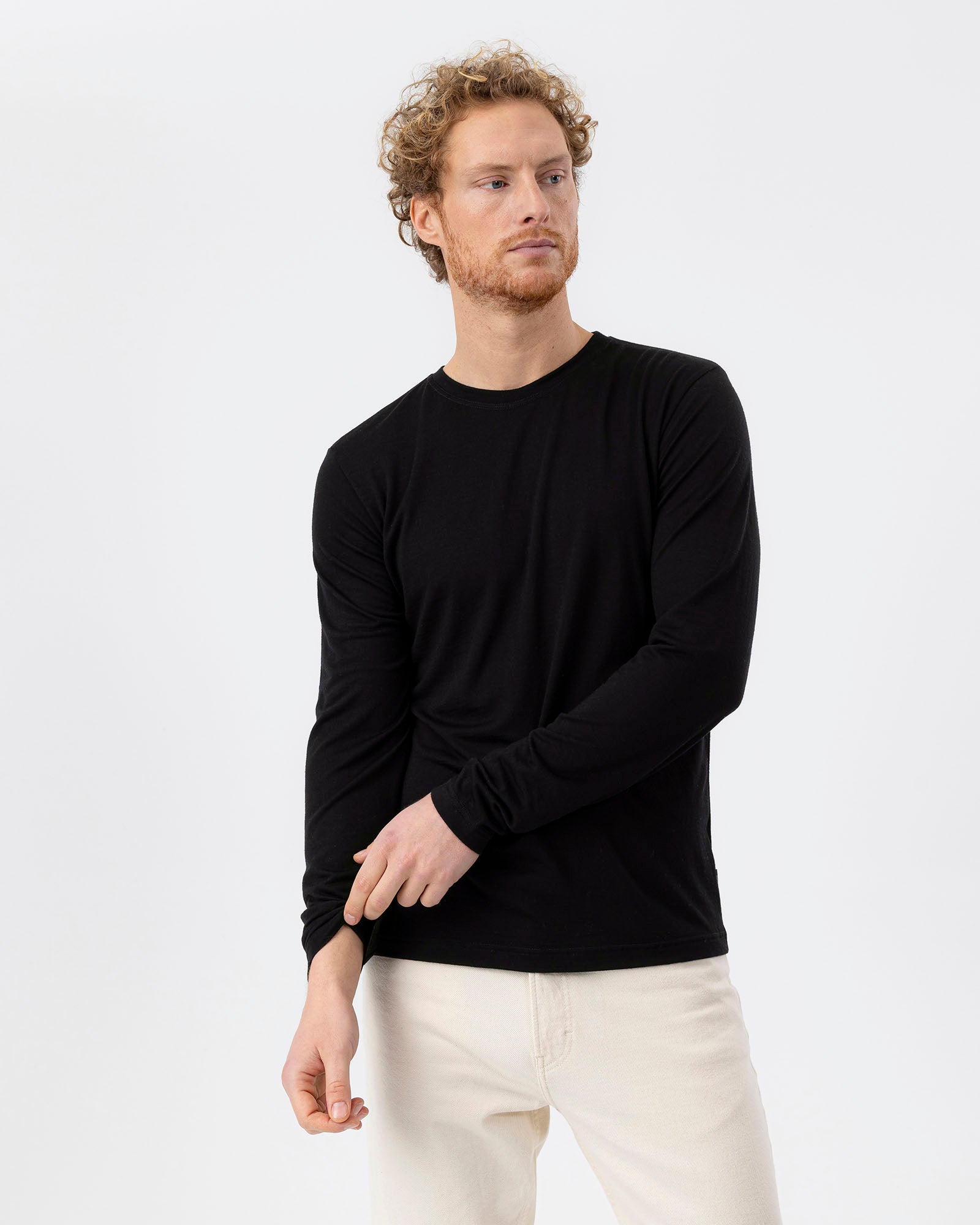 Holebrook_Ulrik-Long-Sleeve_A41502_999_1.jpg