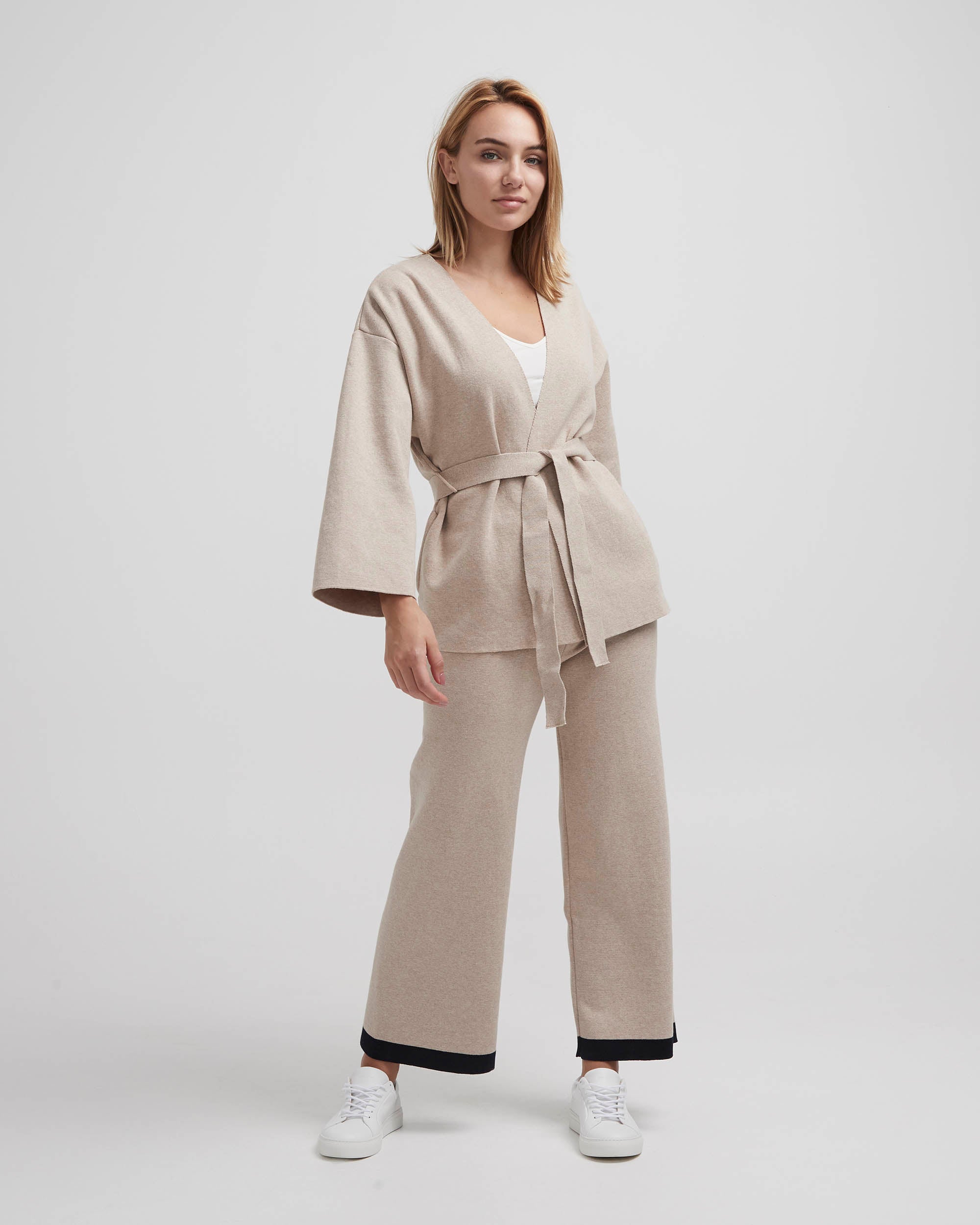 HOLEBROOK_LAILA-KIMONO_S02102_740_1.jpg