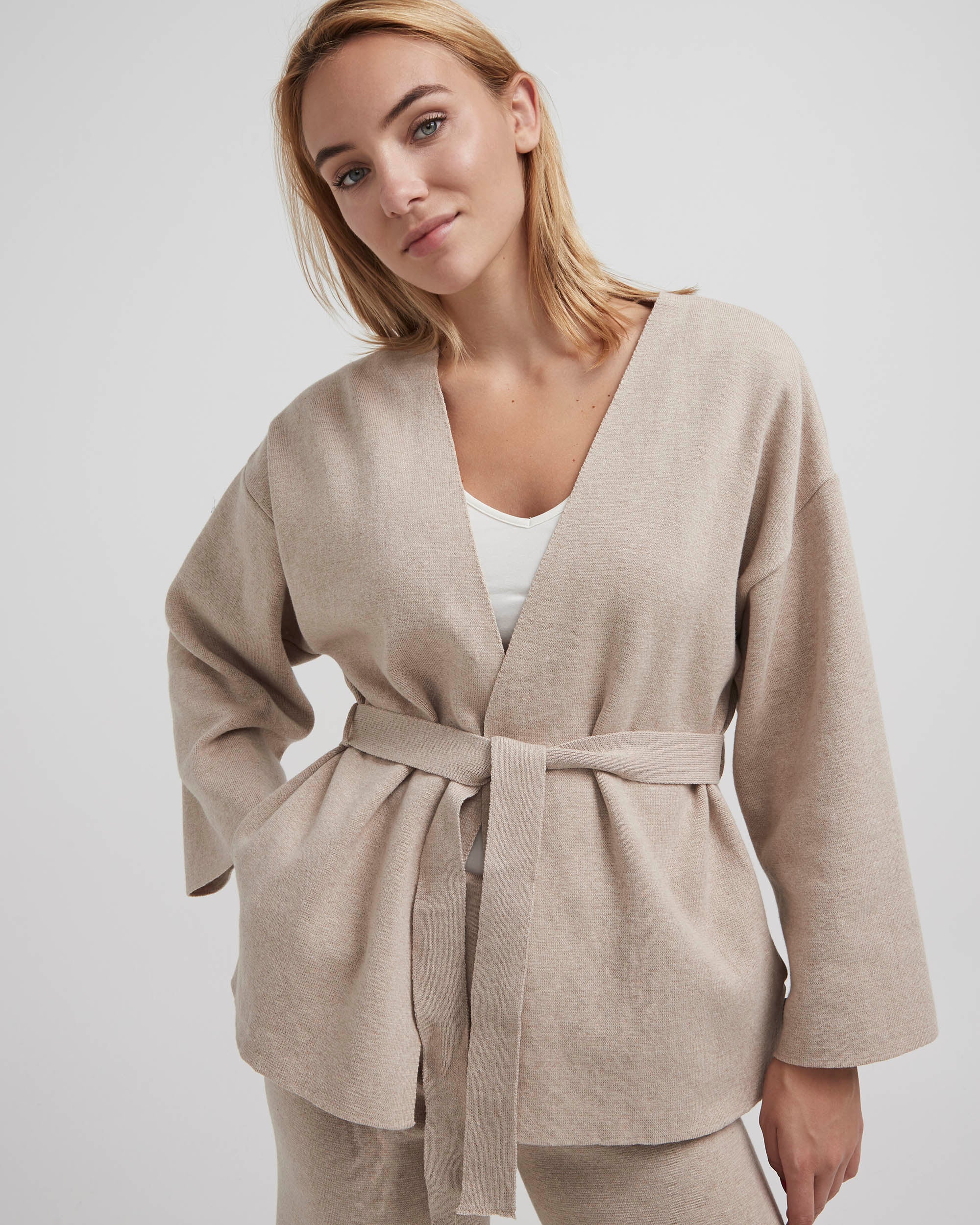 HOLEBROOK_LAILA-KIMONO_S02102_740_3.jpg