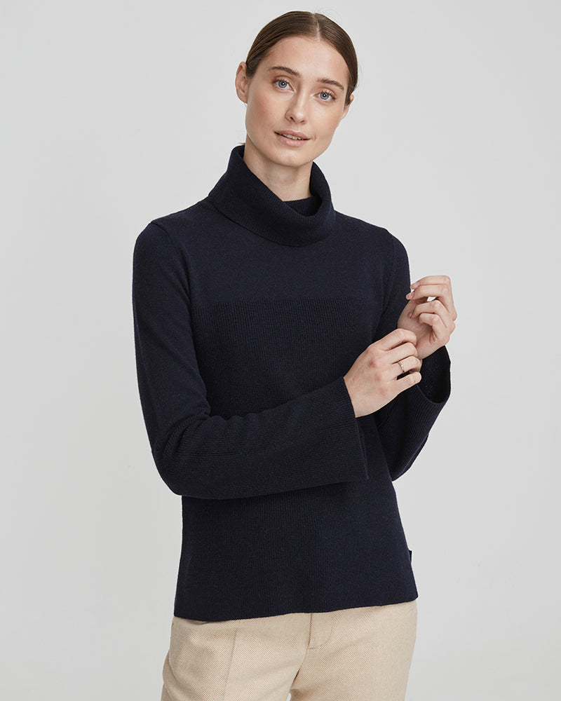 Holebrook_Emma-Rollneck_A12416_675_1.jpg