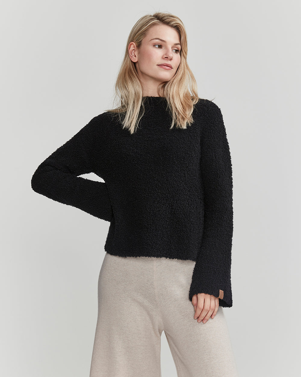 Hillevi Turtle- Black