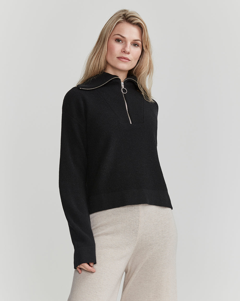 Melody T-Neck- Black