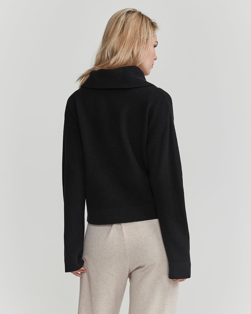 Melody T-Neck- Black