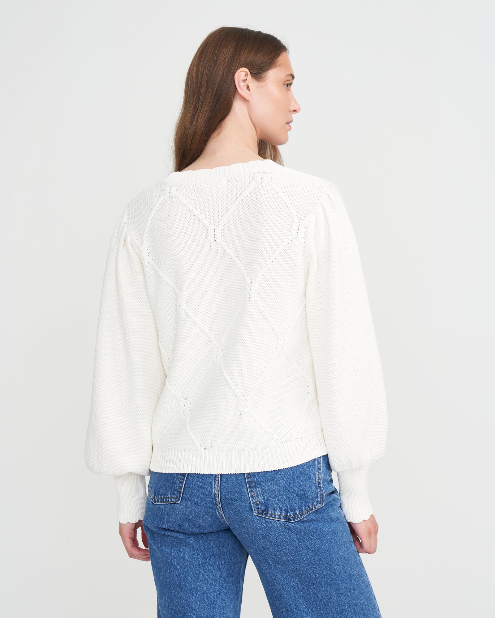 Mia Crew- Off White