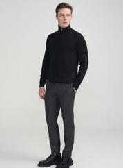 Holger T-Neck- Black