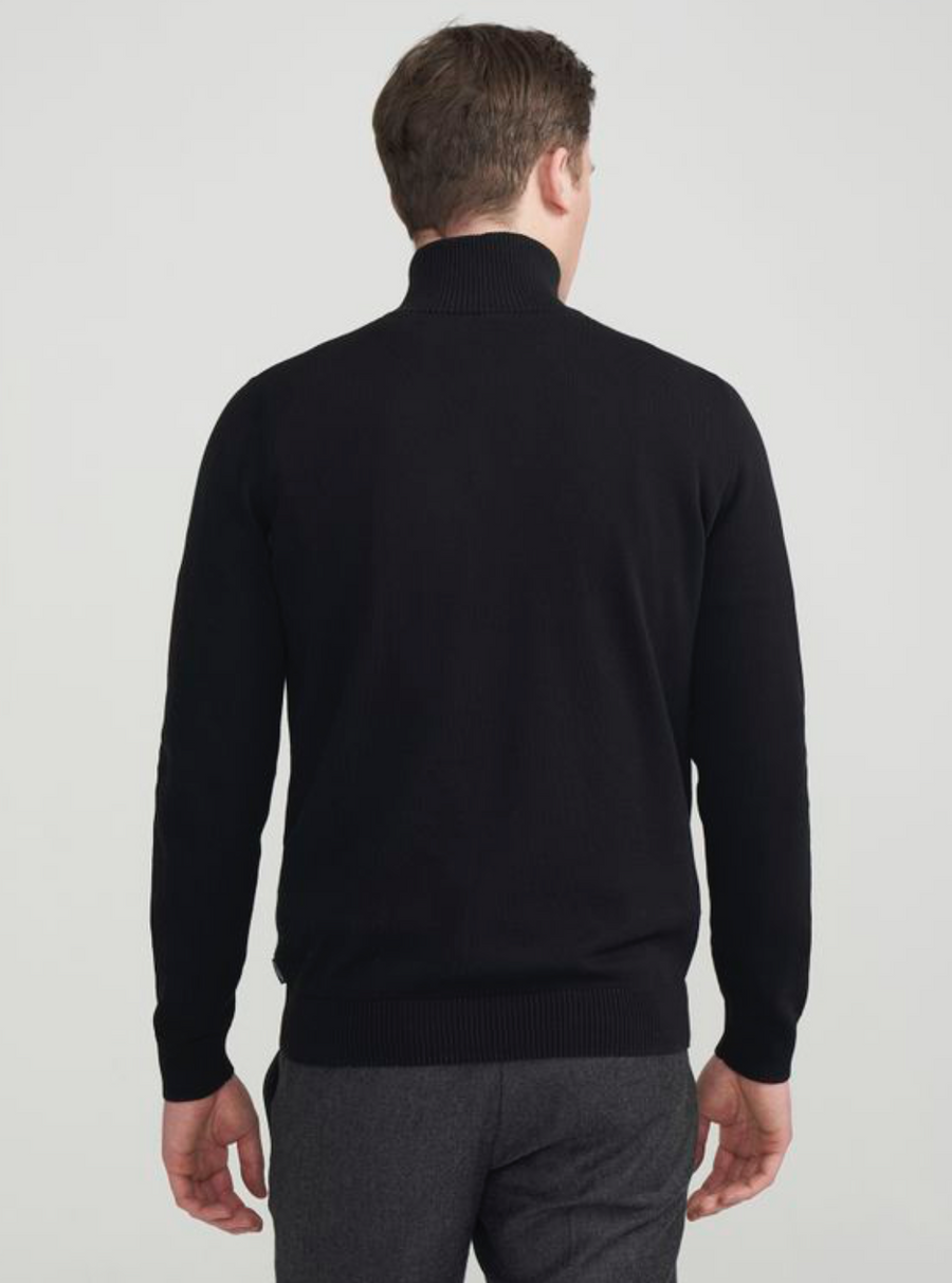 Holger T-Neck