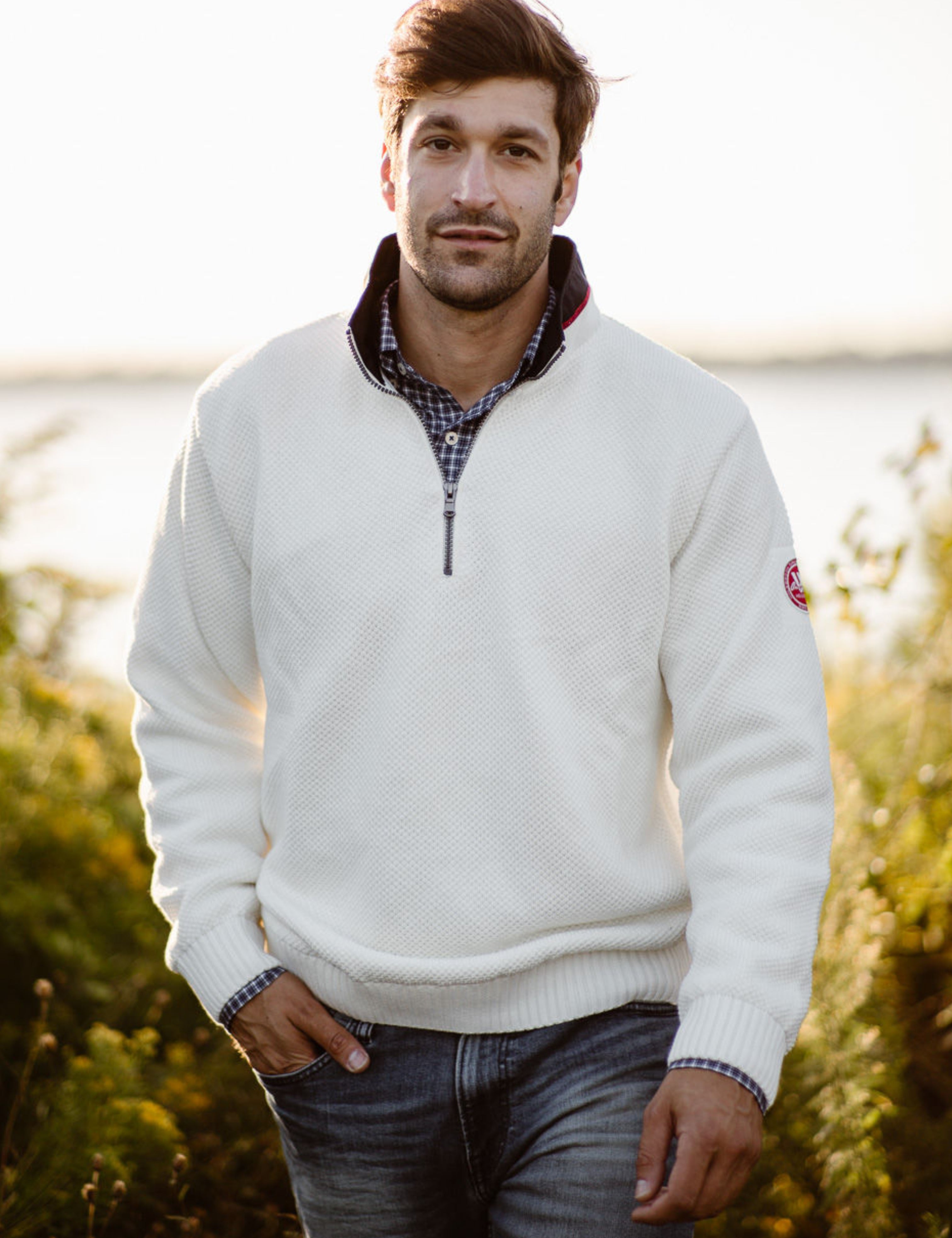 Holebrook Classic Windproof white sweate rhot guy