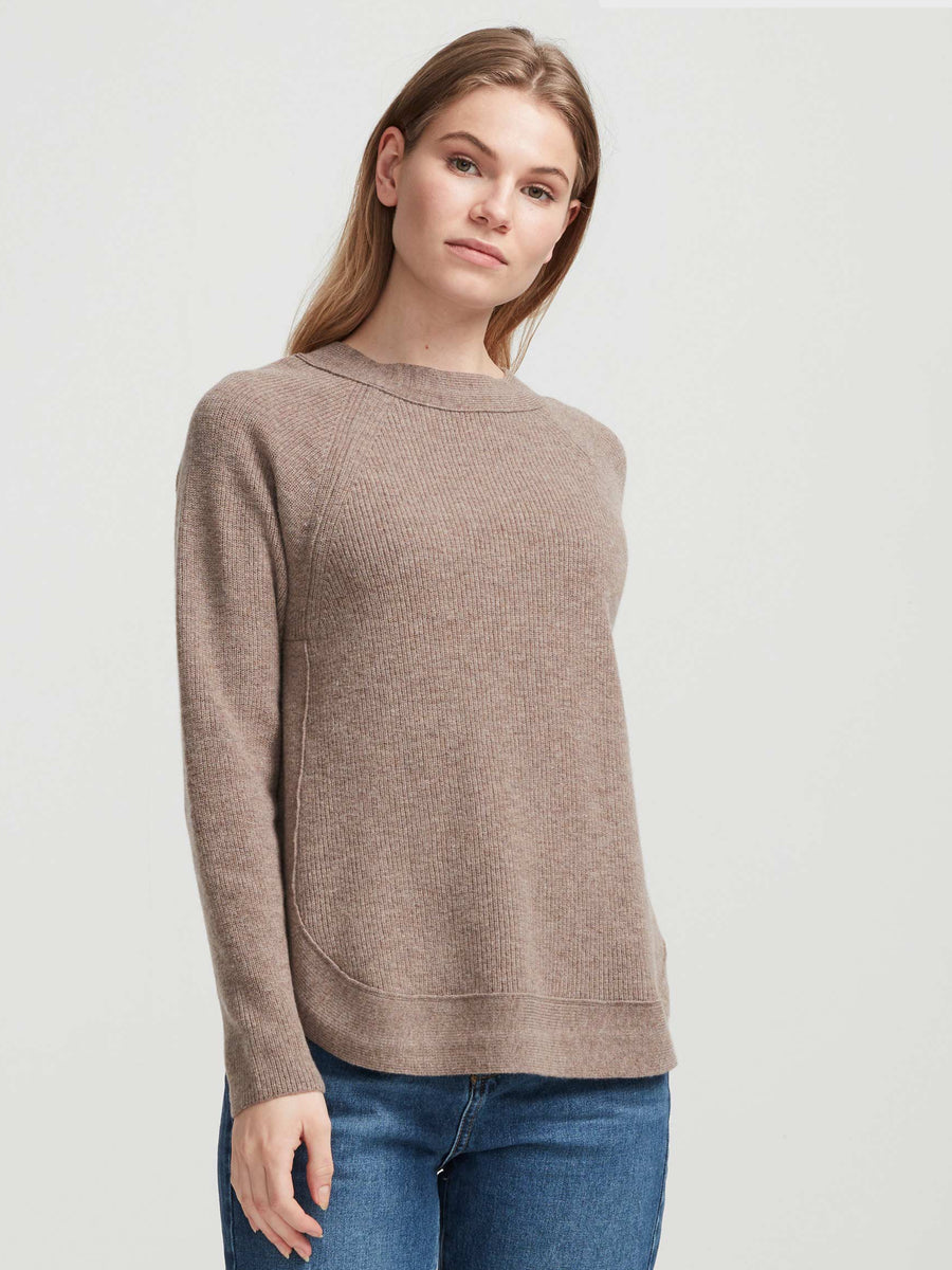Tessa Crew-Walnut